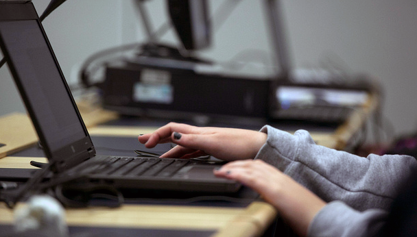 Asociaciones y oportunidades de empleo digital