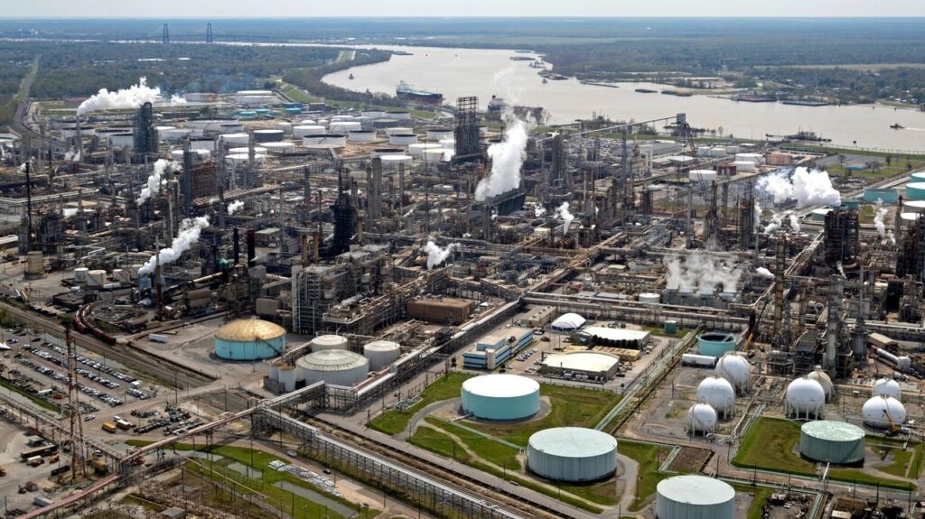 Más empresas están estableciendo objetivos climáticos ‘netos cero’, pero pocas tienen planes creíbles, dice el informe.