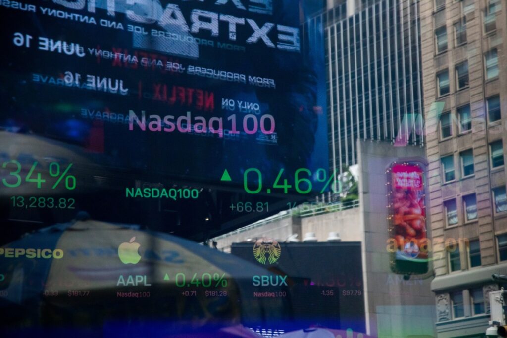 Nasdaq adquirirá la empresa de software de servicios financieros Adenza de Thoma Bravo por 10.500 millones de dólares