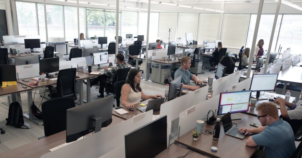 En un mercado laboral ajustado, las empresas de Minnesota mejoran sus beneficios