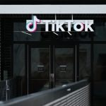 Sam Altman respalda una startup para adolescentes, Google presenta Pixel 8 y TikTok prueba sin publicidad