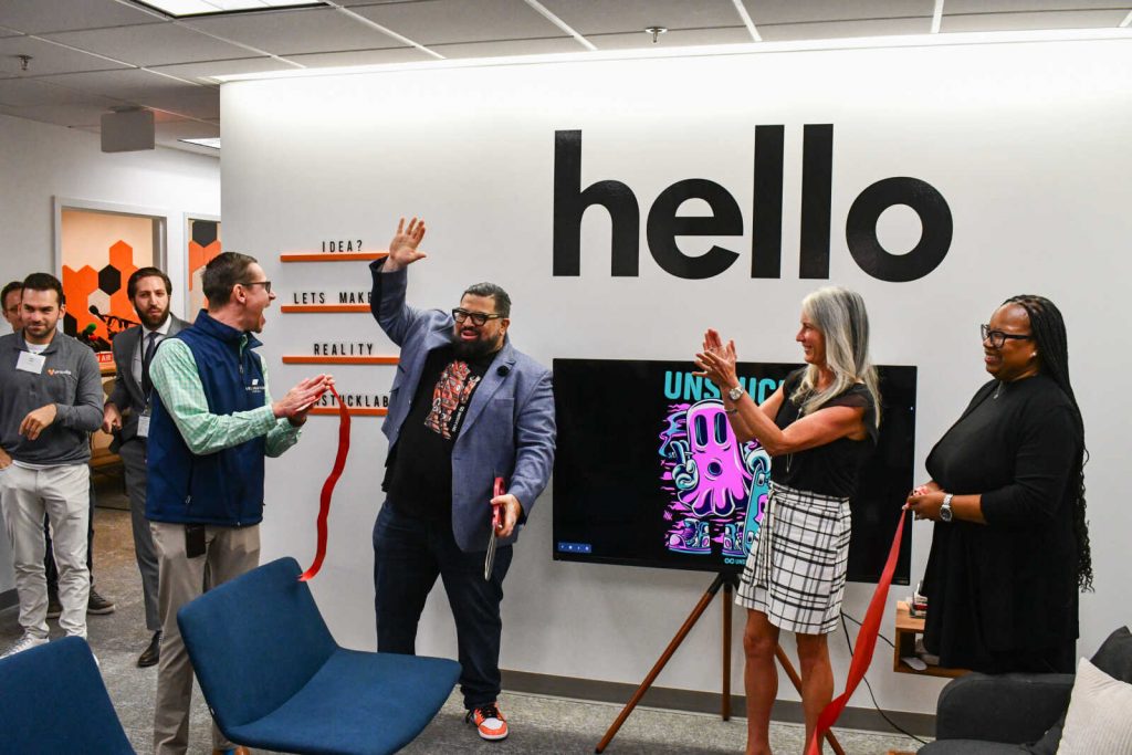 Una aceleradora de startups con sede en Arlington se ha trasladado a nuevas instalaciones en Rosslyn con espacio para crecer.