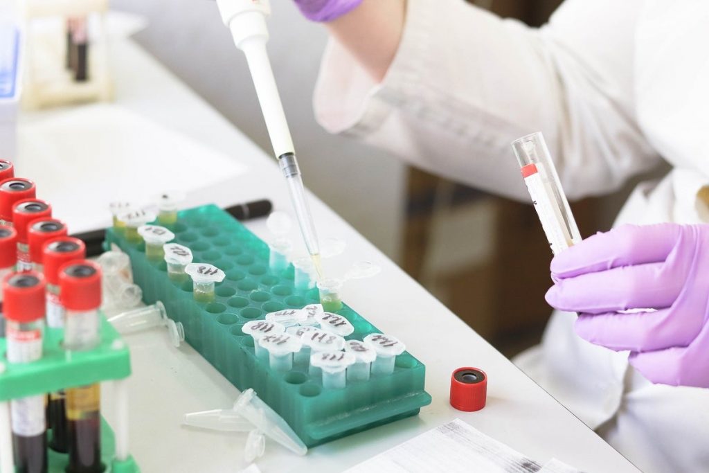 Pruebas desarrolladas en laboratorio bajo el control de la FDA: lo que significa para las empresas emergentes