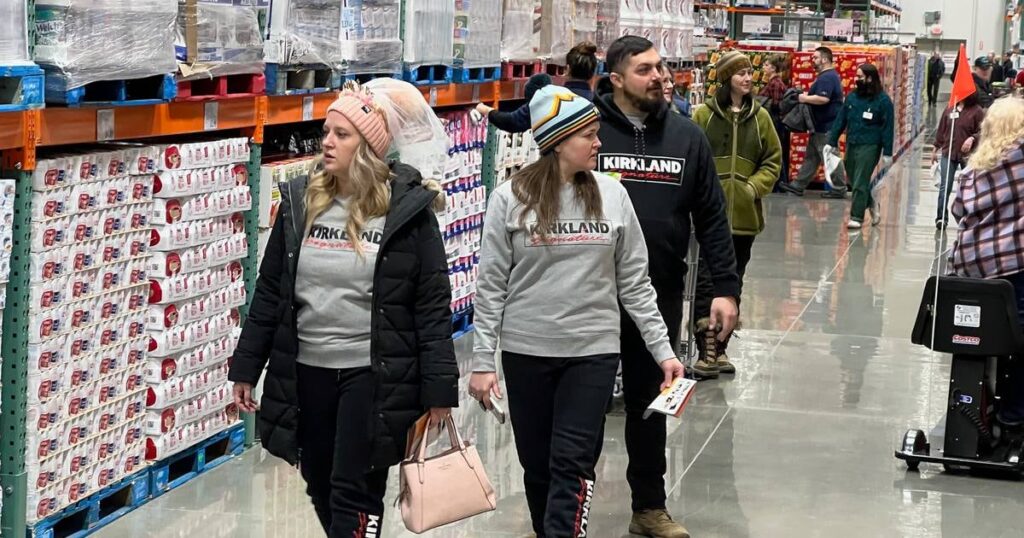 Para los devotos de Costco, el nuevo centro de negocios de Anchorage significa un viaje satisfactorio hacia el altar
