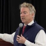 El senador Rand Paul habla con los empresarios de Louisville