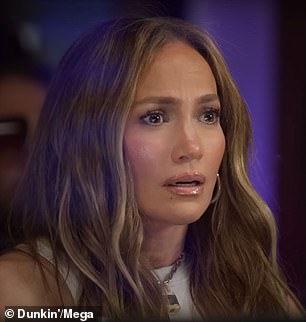 Al principio, JLo se sorprendió al ver a Affleck entrar al estudio.