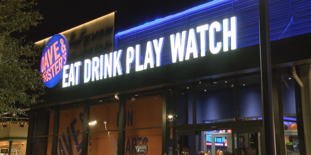Los residentes y propietarios de negocios reaccionan a los planes de construir Dave & Buster’s en Mayfaire