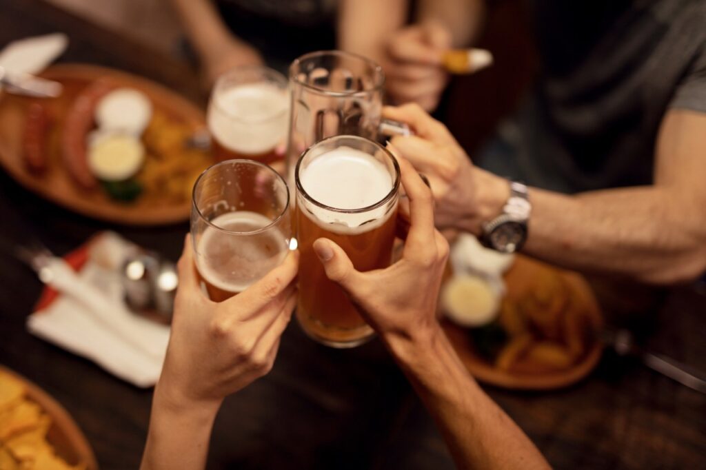 Las empresas de Fort Wayne reaccionan ante la perspectiva de traer «Happy Hours» de regreso a Indiana