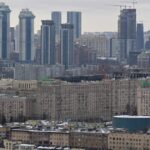 Pagar impuestos a las empresas occidentales que hacen negocios en Rusia para ayudar a Ucrania, dice el comisionado de la UE a POLITICO