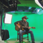 El cantante de country Toby Keith fue recordado por amigos y socios comerciales en el centro de Kentucky.
