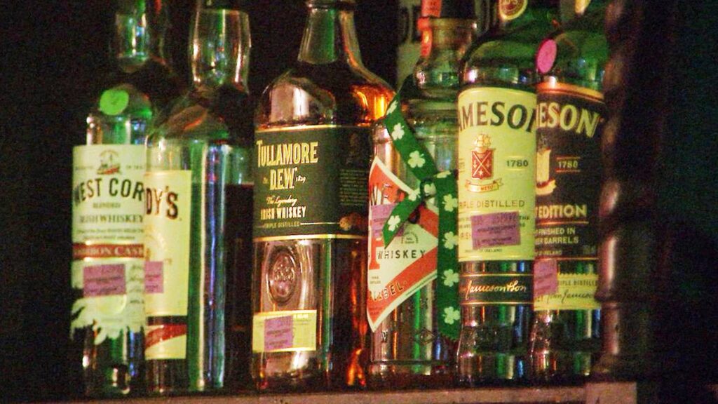 Propietario negro aprovecha el éxito y abre una destilería en Uptown – WSOC TV