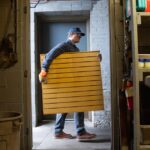 Minneapolis dice que LumberStack, una empresa casera de recuperación y reciclaje de madera, es ilegal.  El propietario Jeremy Marsh quiere cambiar la ley.