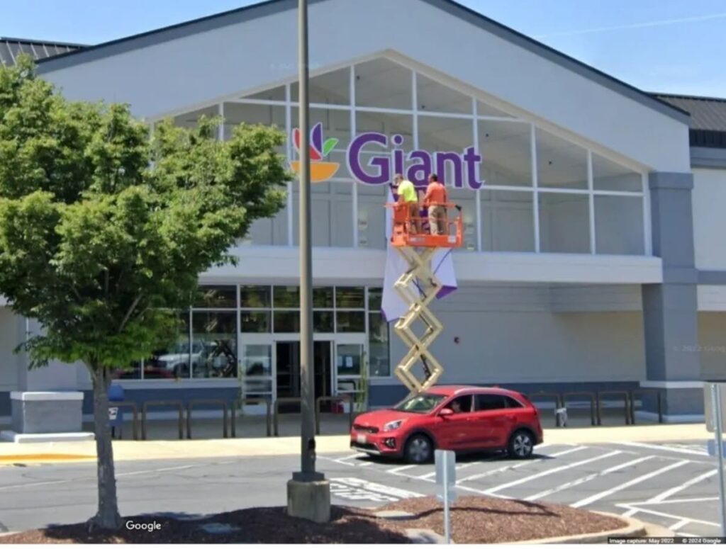 Gigante Con Ledo Pizza + Top Salon + Teazzi Tea Shop: MD Business News