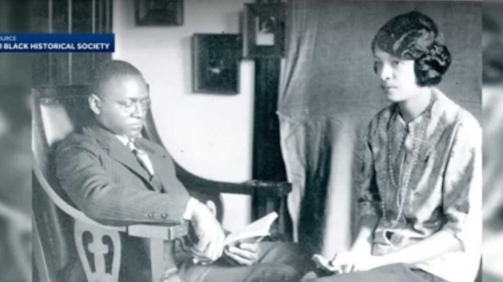 Este banco de propiedad negra celebra 100 años de actividad