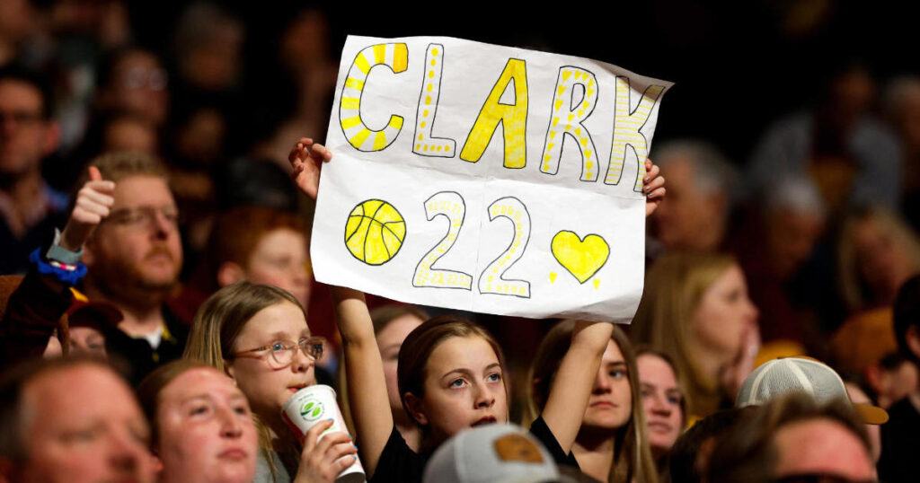 Mira la obra de Cailtin Clark: Cómo ver el partido de hoy Iowa Hawkeyes vs.  Juego March Madness de la NCAA femenina de Virginia Occidental