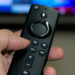 Los propietarios de Roku y Amazon Fire Stick pueden desbloquear toneladas de episodios de programas de cable populares;  no tienen que pagar dinero.