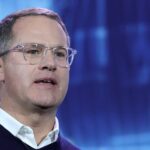 El director ejecutivo de Walmart comparte 3 consejos para tener éxito en el trabajo y en la vida