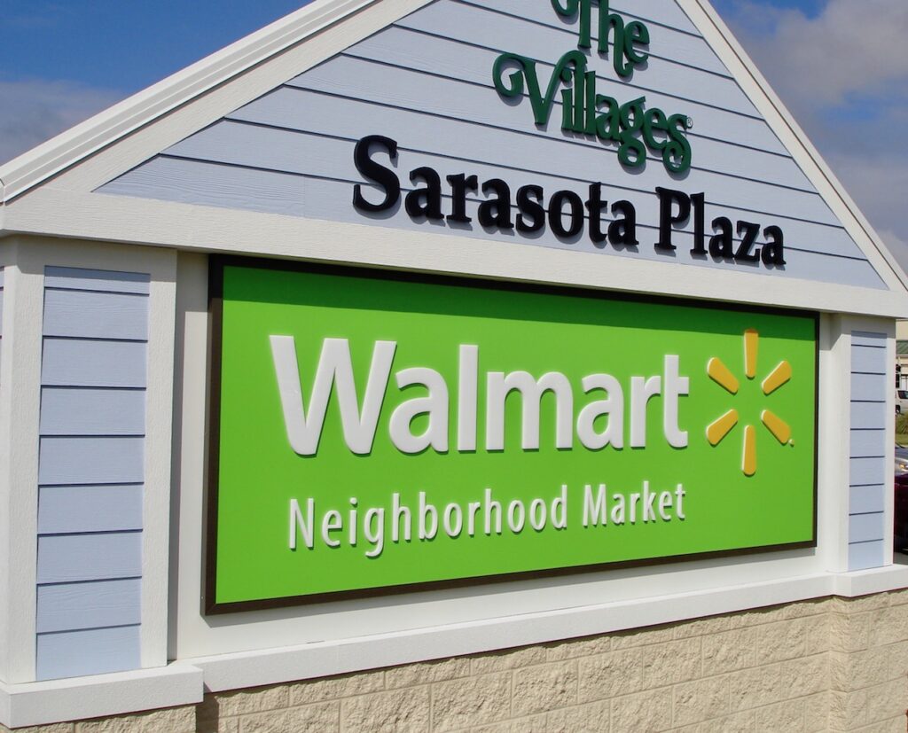 Hijo atrapado bajo sospecha de robo en Walmart