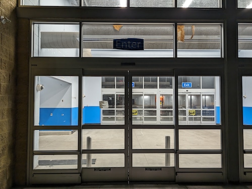Edificio Walmart vacante en el área de Ypsilanti
