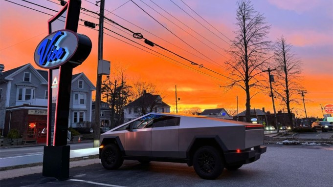 A los propietarios de Maine Tesla Cybertruck no les gusta la atención que recibe su vehículo eléctrico