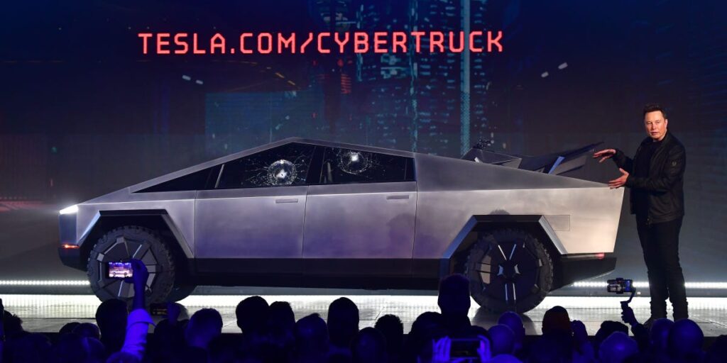 El ejecutivo de Tesla que dirigió la fabricación del Cybertruck dejó la empresa