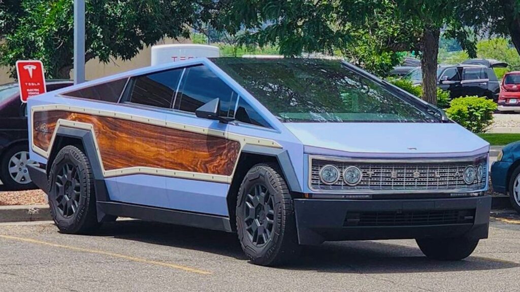 El Tesla Cybertruck se ve bien con Woodgrain Wagon Wrap