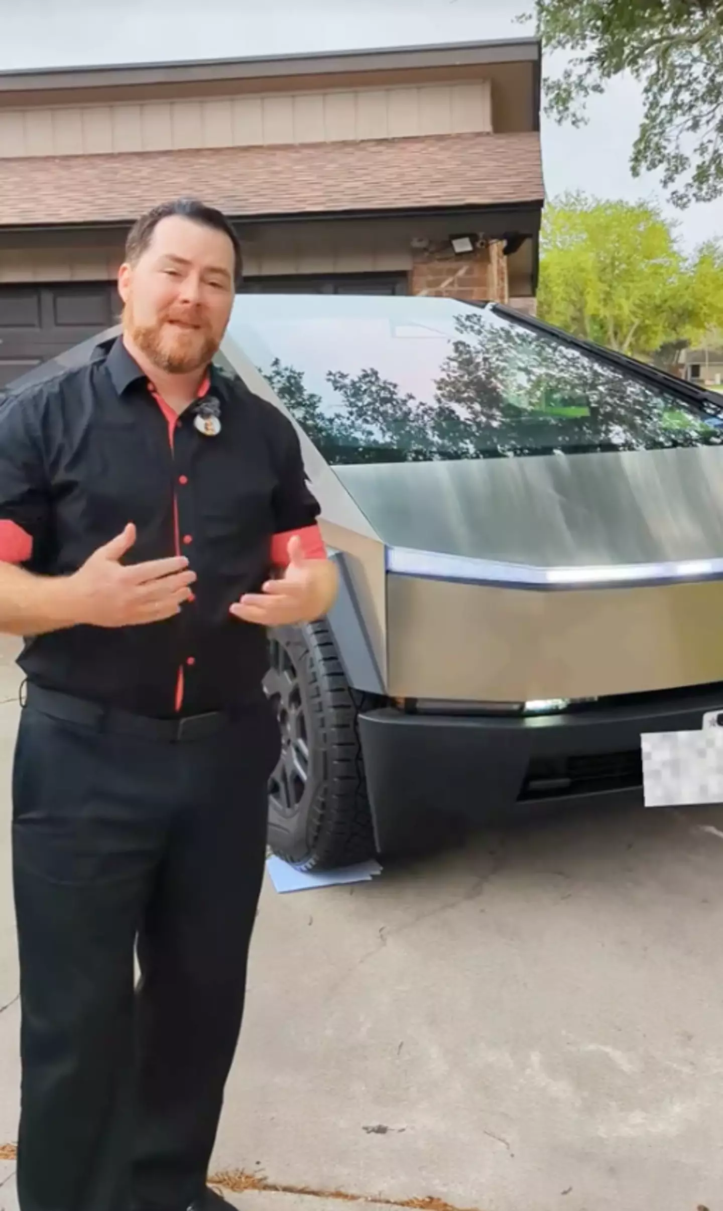 Este tipo tuvo algunos problemas con su Cybertruck (TikTok/@captian.ad)
