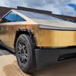 Echa un vistazo a este Tesla Cybertruck de oro de 24 quilates