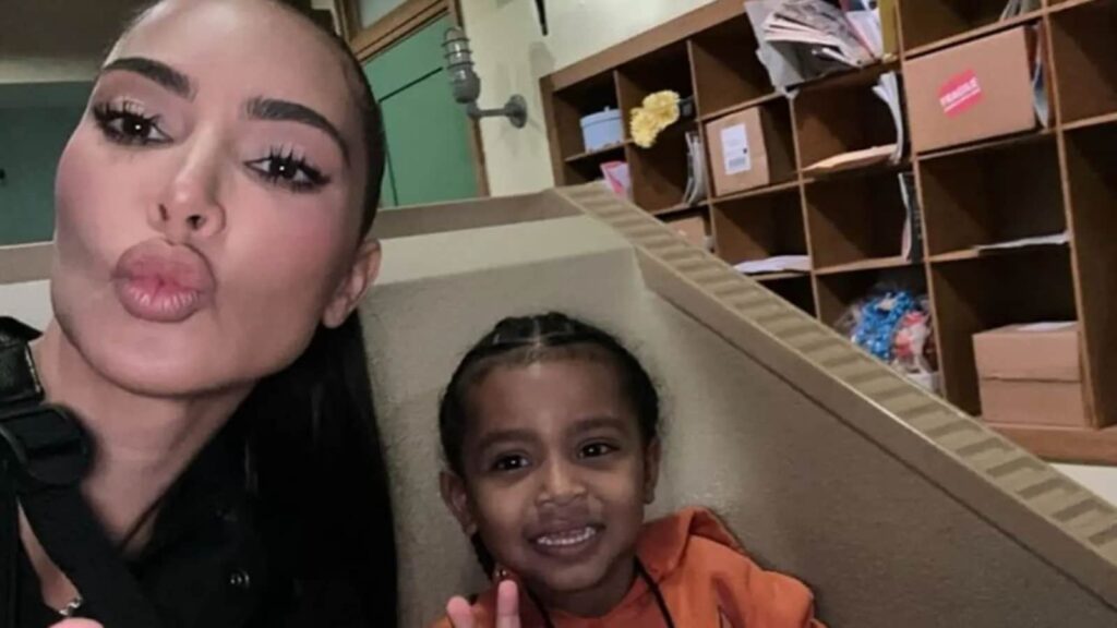 Psalm, el hijo de 5 años de Kim Kardashian, conduce un Tesla Cybertruck de 1.500 dólares… | hollywood