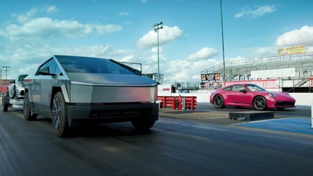 Tesla te engañó para que remolcaras un Cybertruck 911 Drag Race. Aquí está la prueba Carrera de resistencia de revancha entre Porsche 911 y Cybertruck