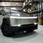 Activistas arrojan pintura al Tesla Cybertruck en Alemania