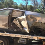 El escudo de acero inoxidable del Cybertruck muestra su valor en un salvaje choque con el Ford Excursion