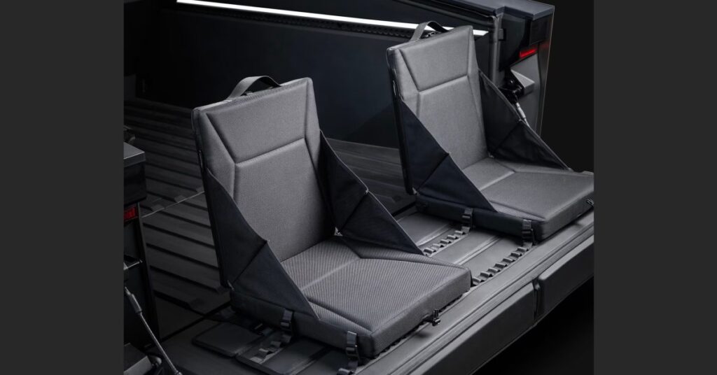 Tesla lanza nuevos asientos y escudos para el portón trasero Cybertruck