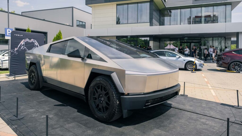 La Tesla Cybertruck se está convirtiendo en la pickup eléctrica más vendida en EE.UU.