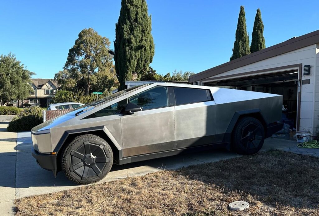 En China, el Cybertruck EV de Tesla está atrayendo audiencias y pedidos