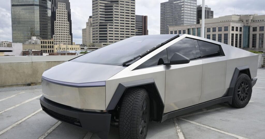 El primer Tesla Cybertruck de la pareja de Shreveport en el norte de Los Ángeles | Comida y entretenimiento