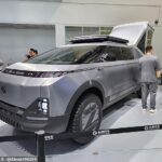 El fabricante de automóviles chino ha presentado una imitación del Tesla Cybertruck