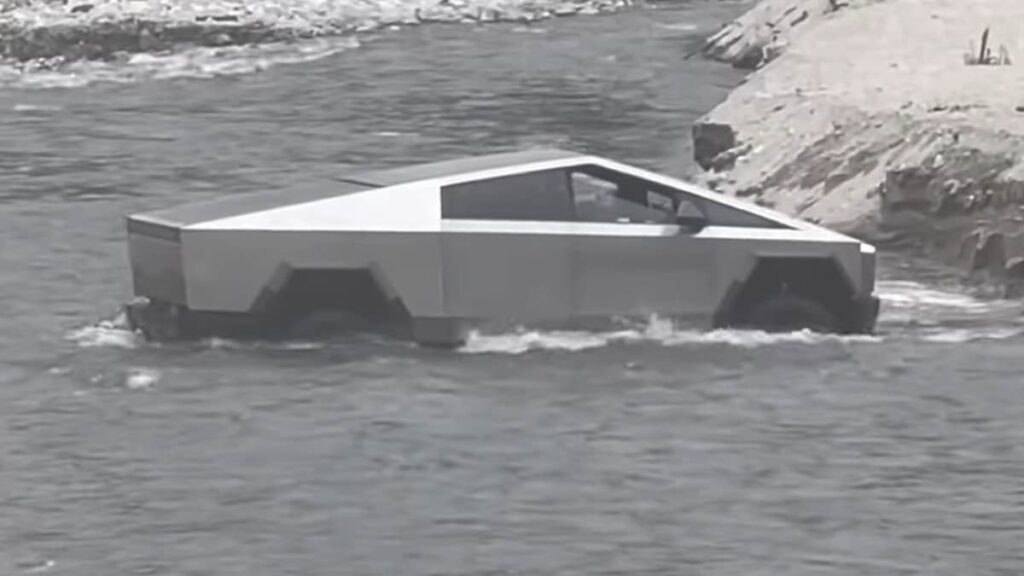 Cybertruck se queda atascado intentando cruzar el río California en la última desventura del coche futurista de Tesla