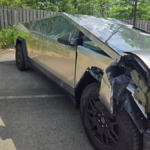 Tesla Cybertruck acelera accidentalmente a casa con las ruedas traseras bloqueadas