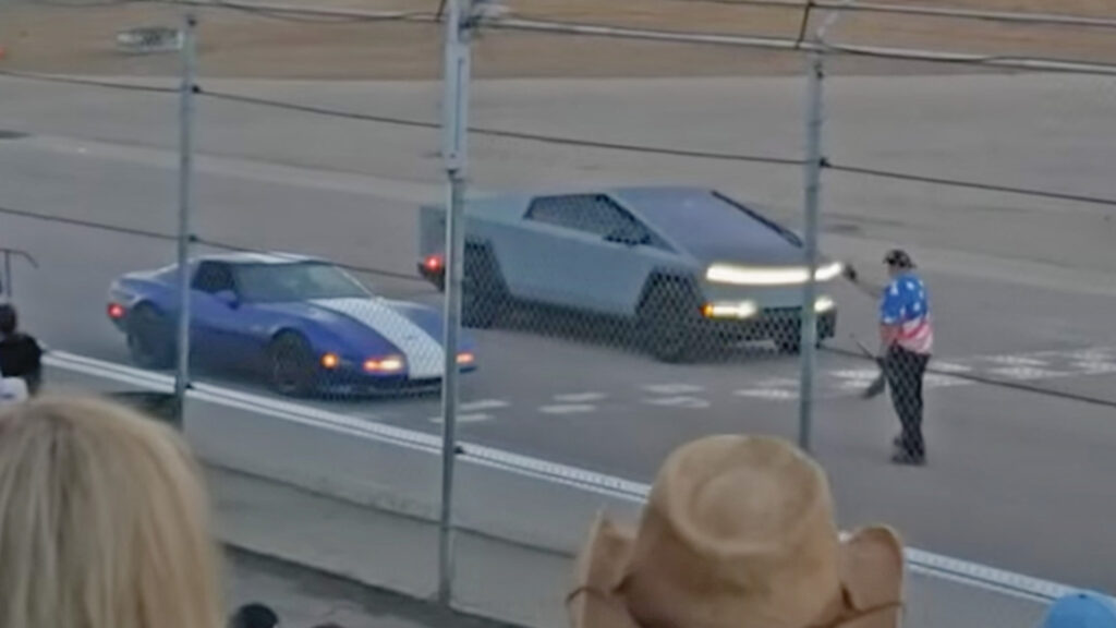 El Tesla Cybertruck C4 Corvette gana la Spectator Circle Drag Race