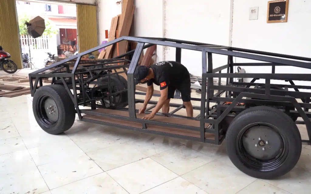 Elon Musk responde al hombre que construyó el Cybertruck de madera
