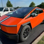 Fan de los Browns convierte el Tesla Cybertruck en ‘Cyber Dawg’ y es un programa diario (vídeo)