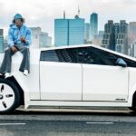 Cinco atletas profesionales lucen los nuevos Tesla Cybertrucks
