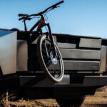Tesla presenta Tailgate Shield y Jumpseat para propietarios de Cybertruck – Yanko Design