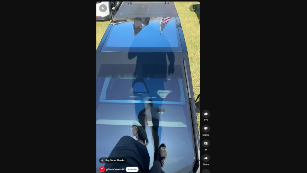 El dueño de la Cybertruck está siendo muy inteligente y rompe el parabrisas