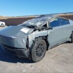 El nuevo Tesla Cybertruck se volcó, ahora parece que escapó del Crusher