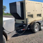 El Cybertruck lleva un generador diésel para cargar, ya que el agricultor utiliza la batería para soldar