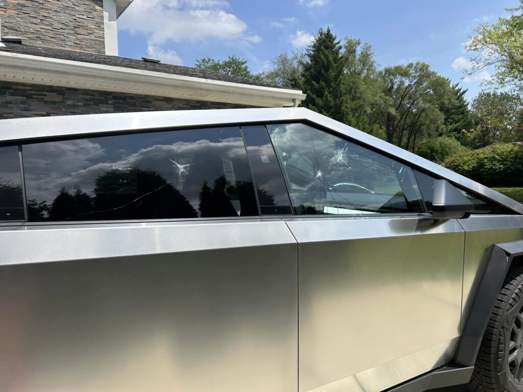 La pequeña empresa del propietario del Tesla Cybertruck se vio obligada a cerrar por incidentes de vandalismo