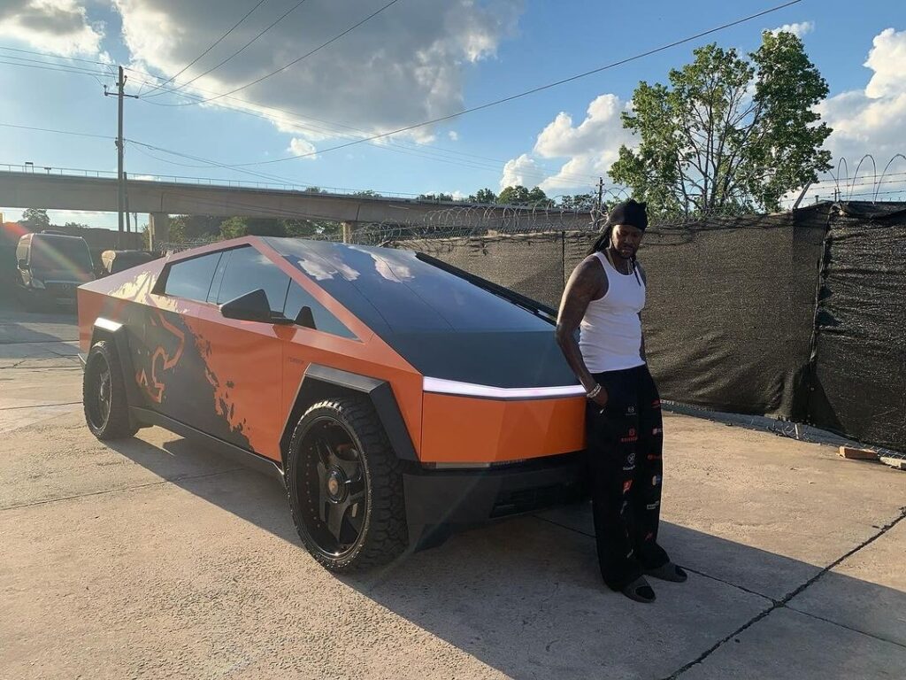 El famoso rapero estadounidense ha personalizado el Tesla Cybertruck