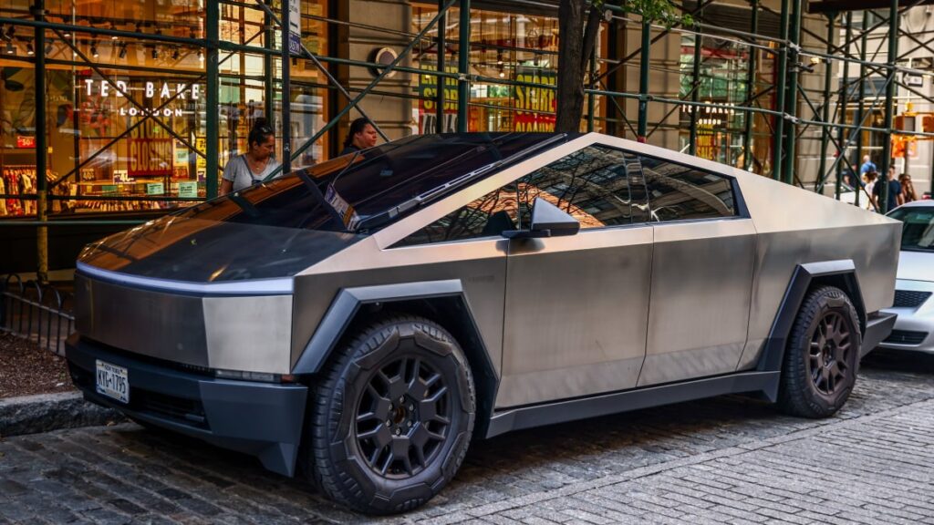 El propietario del Cybertruck ha encontrado una nueva forma de deshacerse del Tesla EV
